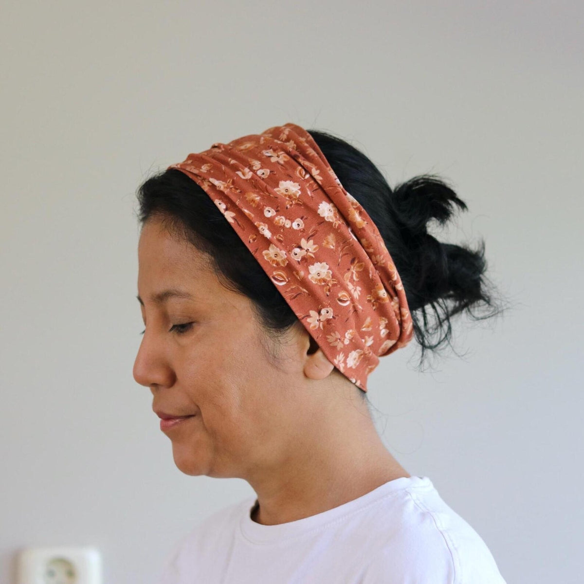 Breites Jersey-Baumwollstirnband – Floral Erdig Terrakotta
